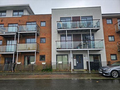 3 Bed Flat, Highfield Close, SE13