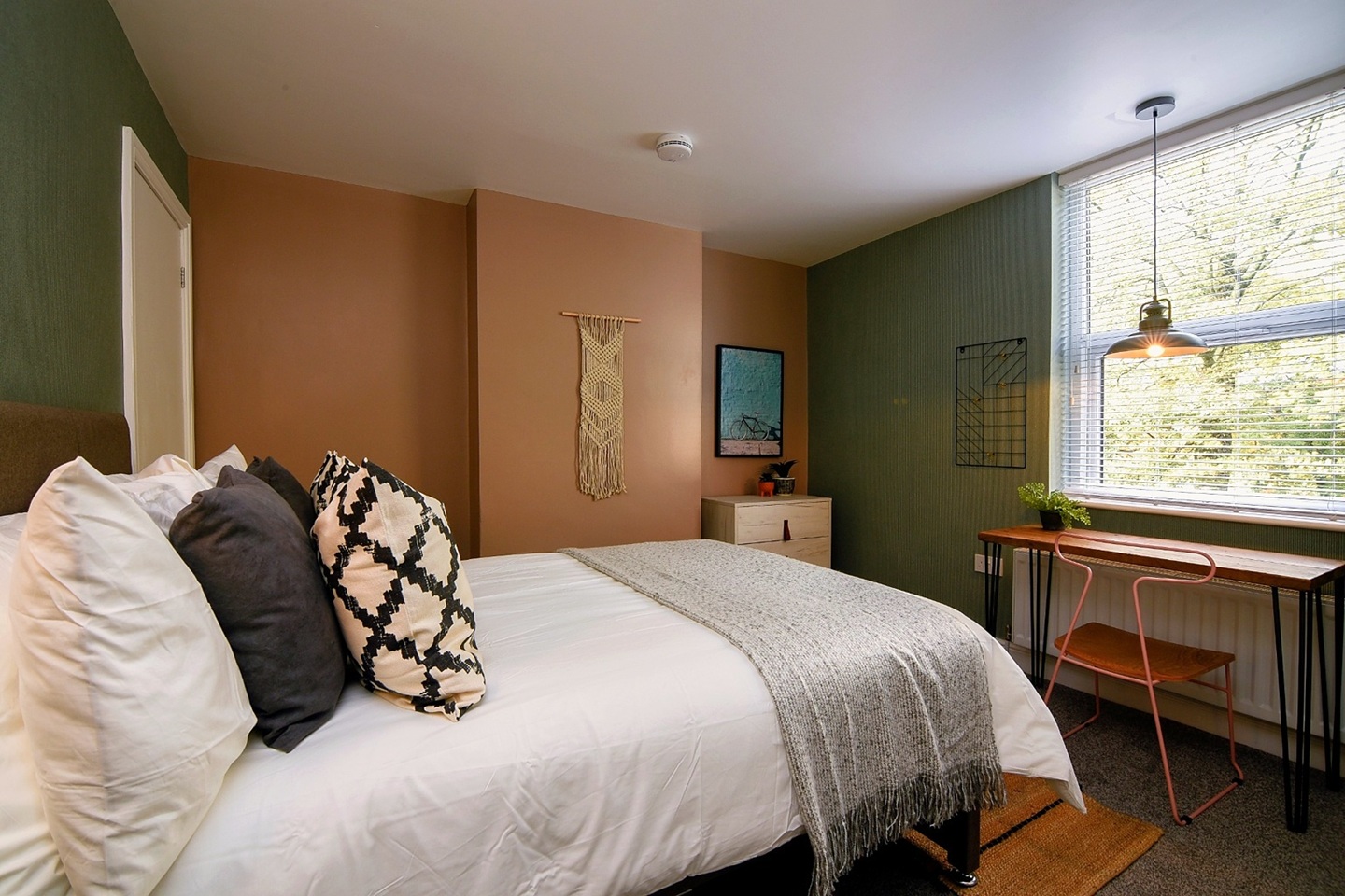 Room in a Shared House, High Street, B66