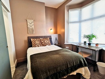 Room in a Shared House, High Street, B66