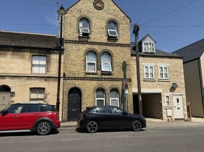Studio Flat, St Leonards St, PE9