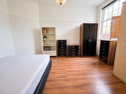 1 Bed Flat, Wyatt Park Road, SW2