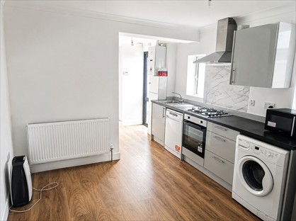 1 Bed Flat, Bensham Lane, CR7