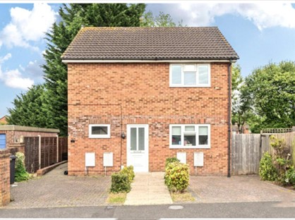 1 Bed Maisonette, Little Platt, GU2