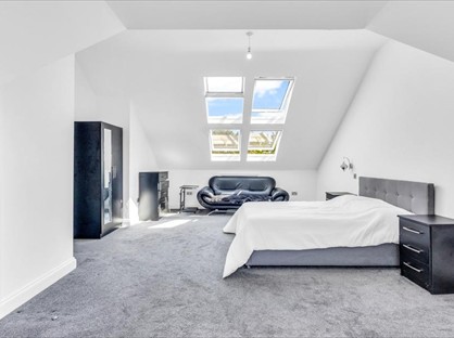 Room in a Shared House, Malford Grove, E18