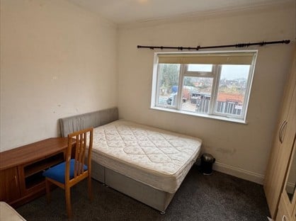 3 Bed Terraced House, Crossley Street, M18
