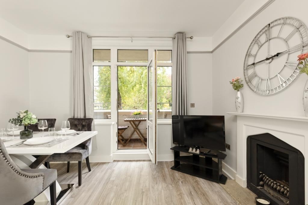 2 Bed Flat, St Katherines Way, E1W