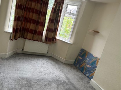 Room in a Shared House, Saville Road, RM6