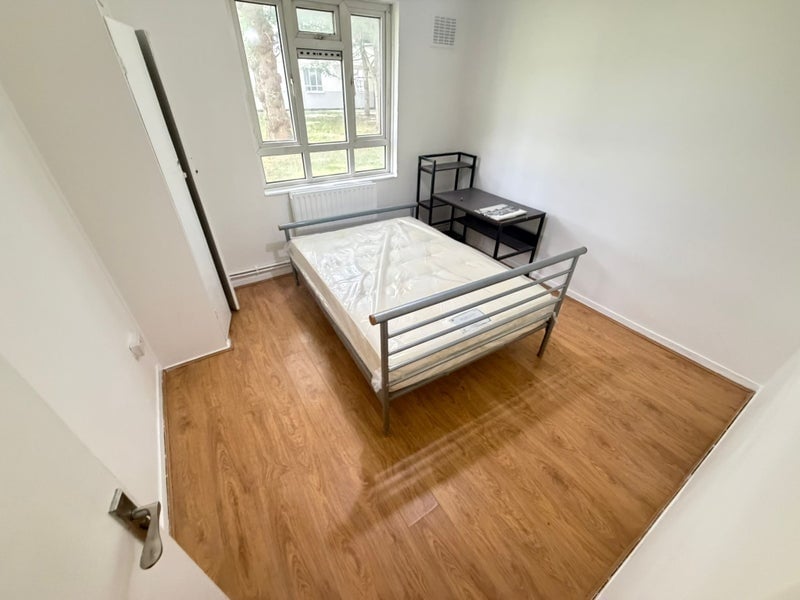 Room in a Shared House, Temple Dwellings, E2 photo 4