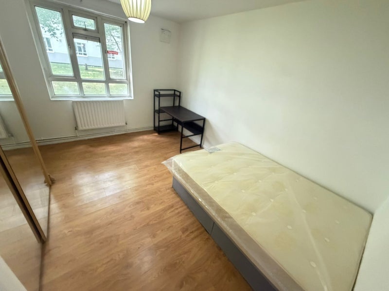 Room in a Shared House, Temple Dwellings, E2 photo 3