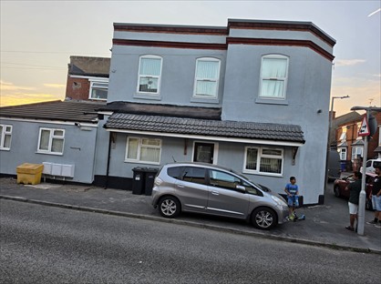 1 Bed Flat, Ivanhoe Street, DY2