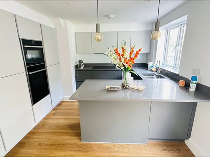 3 Bed Semi-Detached House, Stafford Road, RH11