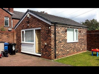 1 Bed Bungalow, Reddish, SK5
