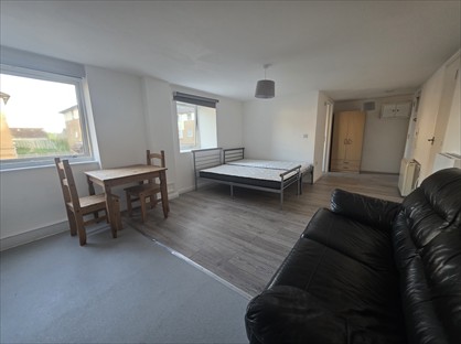 Studio Flat, Milliners Court, LU3