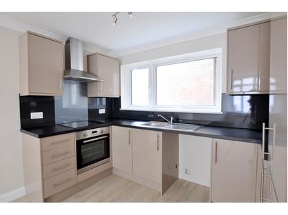 1 Bed Flat, The Barbican, PL1