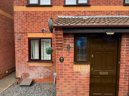 2 Bed Semi-Detached House, Southern Close, DY6
