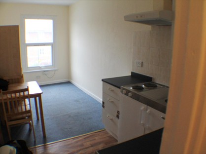 Studio Flat, West Street, DA8