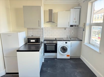 1 Bed Flat, Mitcham Road, SW17