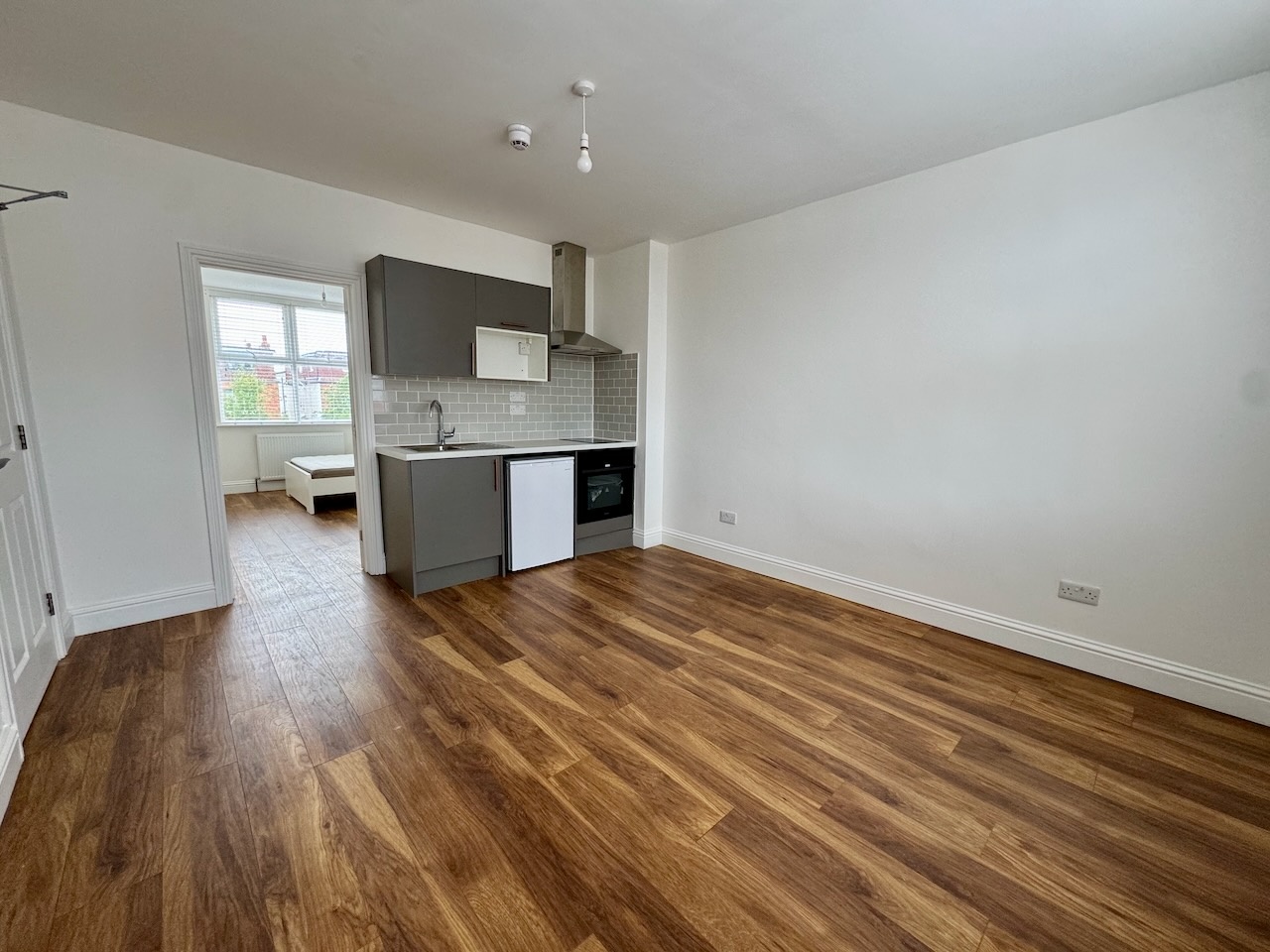 Studio Flat, Raphael Road, BN3 photo 3