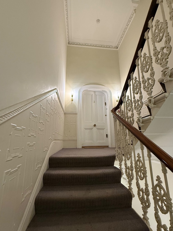 2 Bed Flat, Queen's Gate, SW7 photo 2