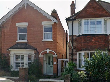 Studio Flat, Westbury Road, KT3