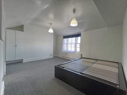 1 Bed Flat, Romford Road, E7