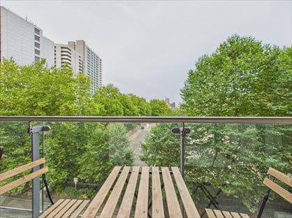 2 Bed Flat, Centenary Plaza, B1