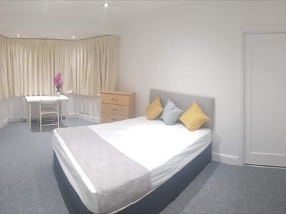 Room in a Shared House, Beverley Drive, HA8