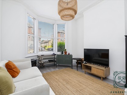 1 Bed Terraced House, White Hart Lane, N22