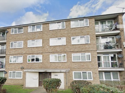 2 Bed Flat, Turpin Avenue, RM5