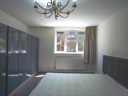 Room in a Shared Flat, Abbots Road, E6
