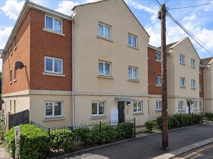 2 Bed Flat, Royal Court, SS2