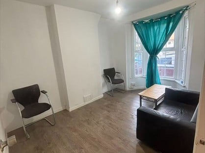 3 bed terraced house for rent in 3 Bed End Terrace, Worcester Road, E12