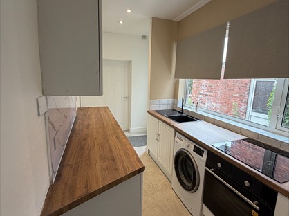 2 Bed Terraced House, Coronation St, S80
