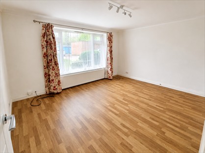 2 Bed Flat, Clifton Court, HP11