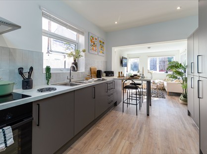 Room in a Shared House, Ruabon Road, LL13