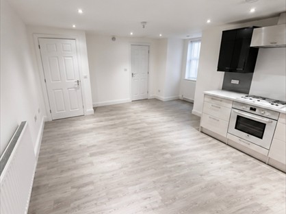 1 Bed Maisonette, East Parade, LL18