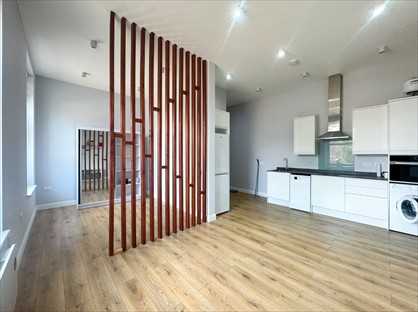 Studio Flat, Fore St, N9