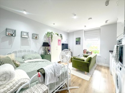 Studio Flat, Fore St, N9