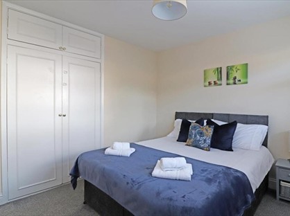 Room in a Shared Flat, Station Road, RH1