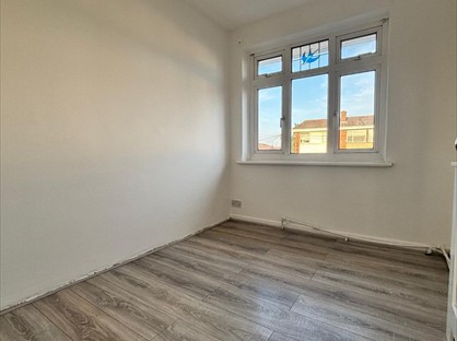 Room in a Shared House, Liphook Close, RM12