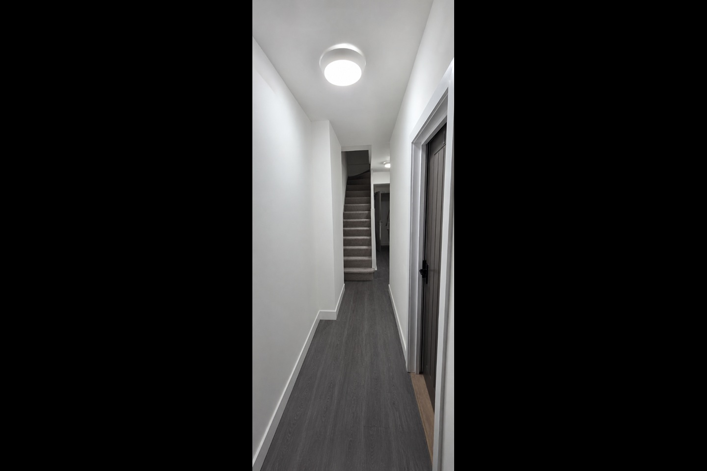 2 Bed Flat, Crwys Road, CF24 photo 3