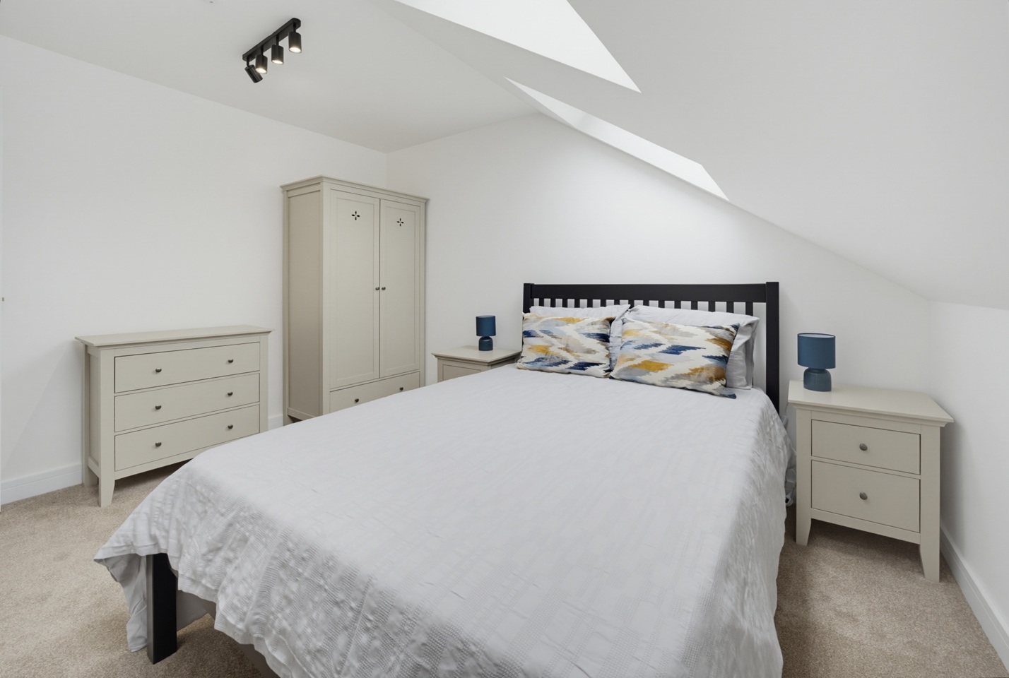 2 Bed Flat, Crwys Road, CF24 photo 5