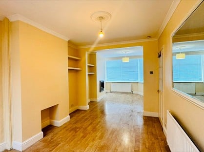 3 Bed End Terrace, Lathkill Close, EN1