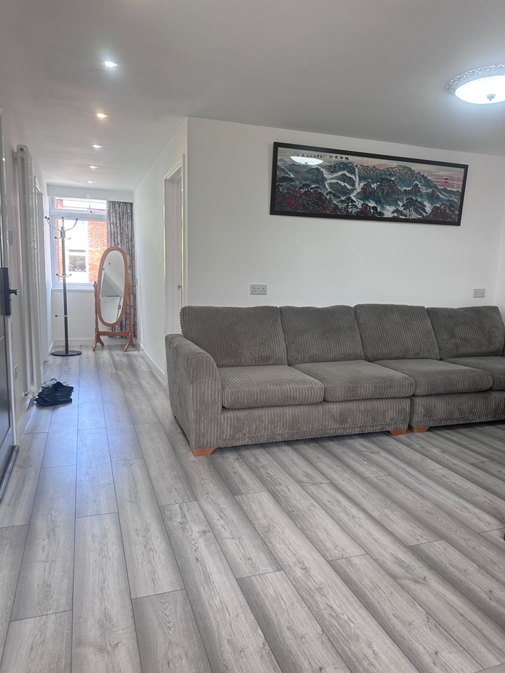 2 Bed Flat, Harefields, OX2