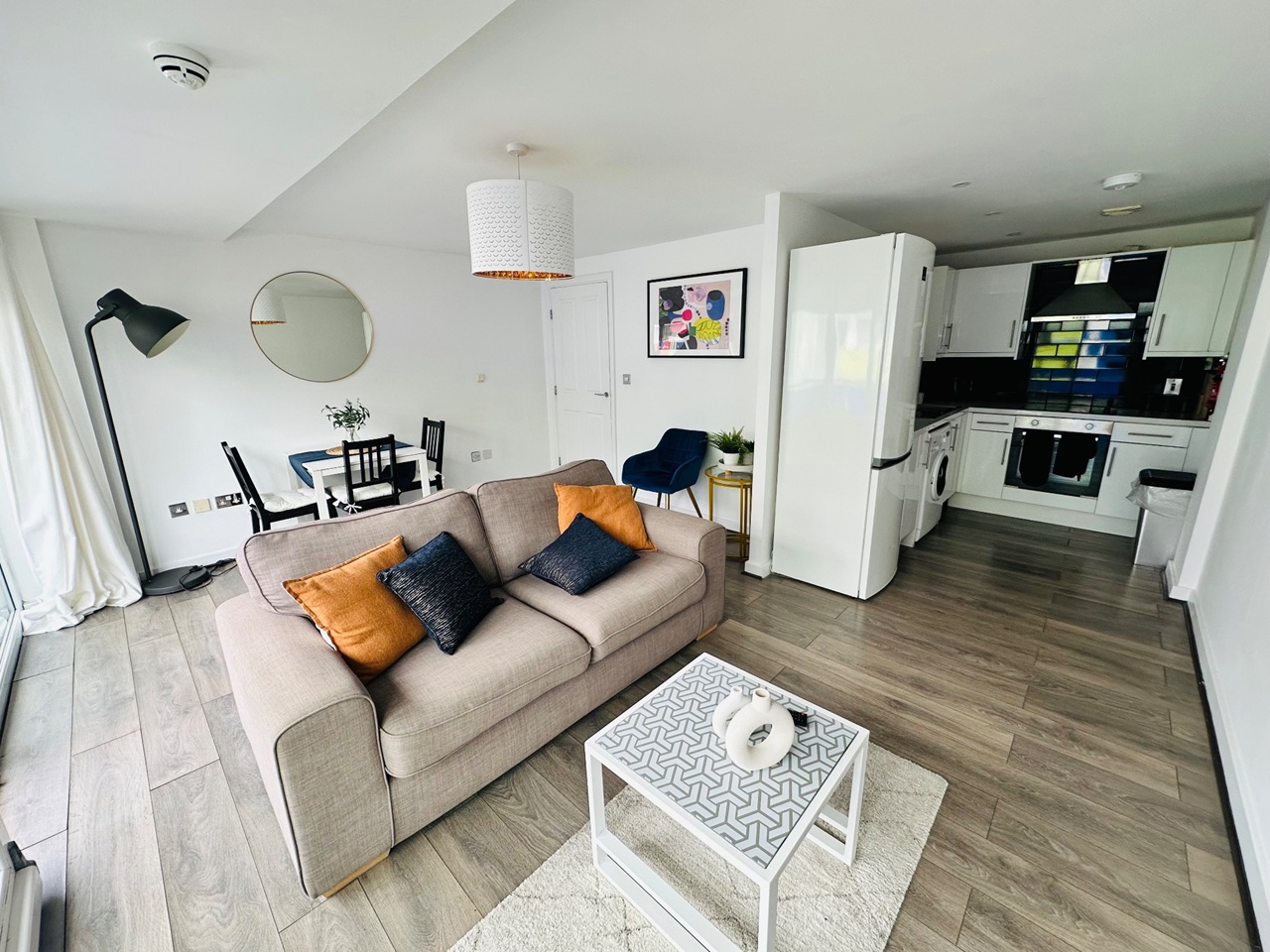 2 Bed Flat, Concord St, LS2 photo 3