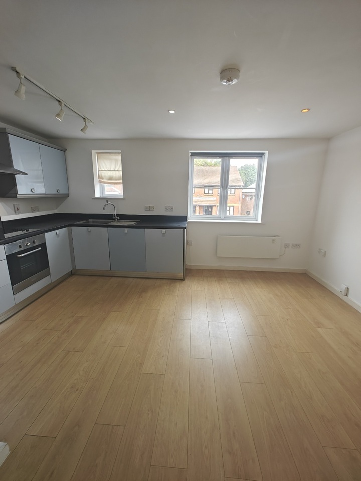 1 Bed Flat, Phillimore Road, SO16 photo 2
