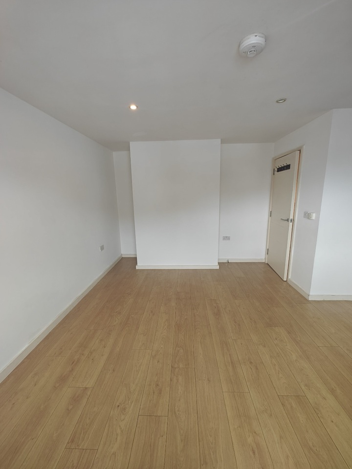 1 Bed Flat, Phillimore Road, SO16 photo 3
