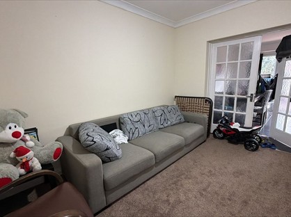 4 Bed Semi-Detached House, Blacklands Drive, UB4