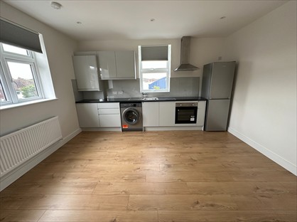 2 Bed Flat, High St, HA8