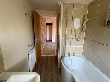 Room in a Shared House, Cedars Road, CO2
